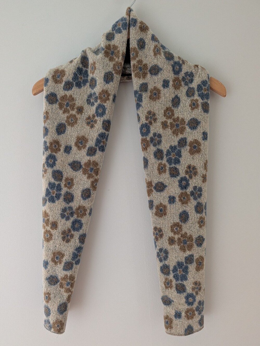 90s Y2K Floral Knit Blue Brown Soft Grannycore Whimsigoth 59" Scarf Cozy Fall - Picture 2 of 6